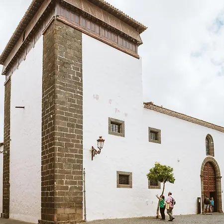 Marhaba La Laguna, En Centro Historico De *